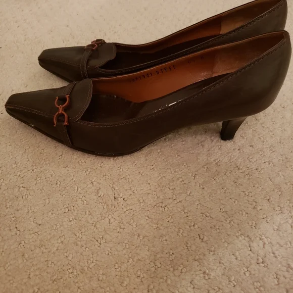 Ferragamo heels - Picture 2 of 2